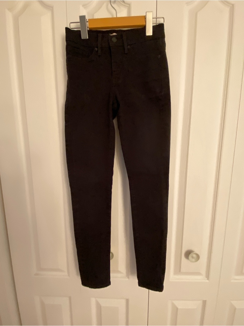 Women’s Black High-Rise Skinny Jeans